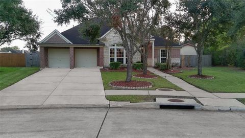 A home in Rosharon