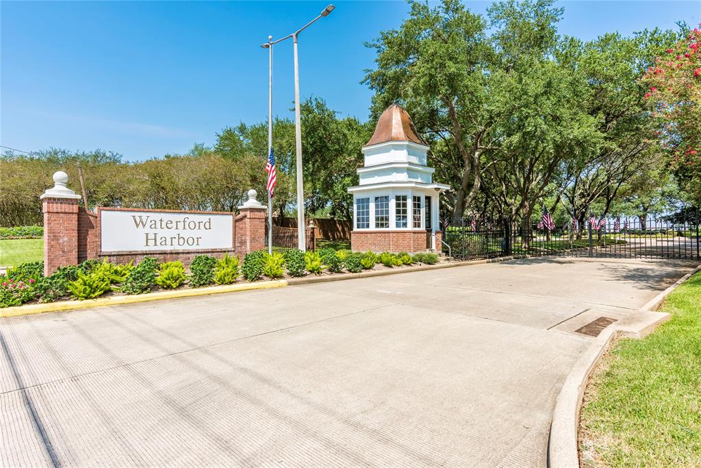 712 Harborside Way, Kemah, Texas image 6