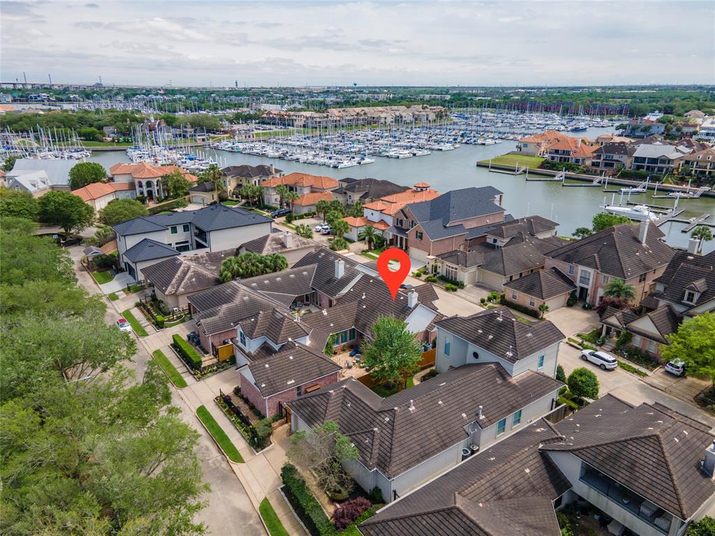 712 Harborside Way, Kemah, Texas image 4