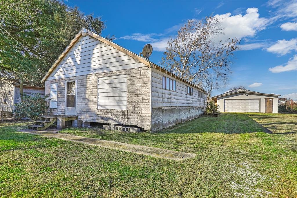 404 Prairie Street, Highlands, Texas image 3