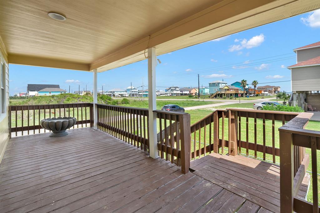 211 Sandpiper Avenue, Surfside Beach, Texas image 3