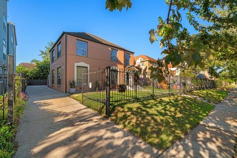 Photo of 1926 Blodgett Street, Houston, TX 77004 (MLS # 69976230) Photo of 1926 Blodgett Street, Houston, TX 77004 (MLS # 69976230)