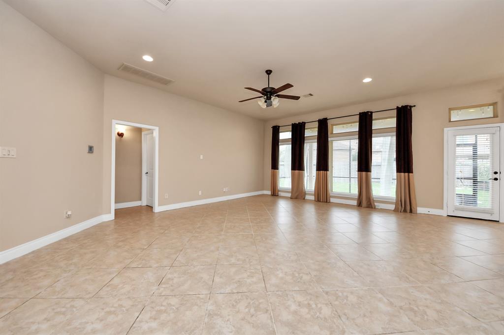 3018 Sunrise Run Lane, Pearland, Texas image 5