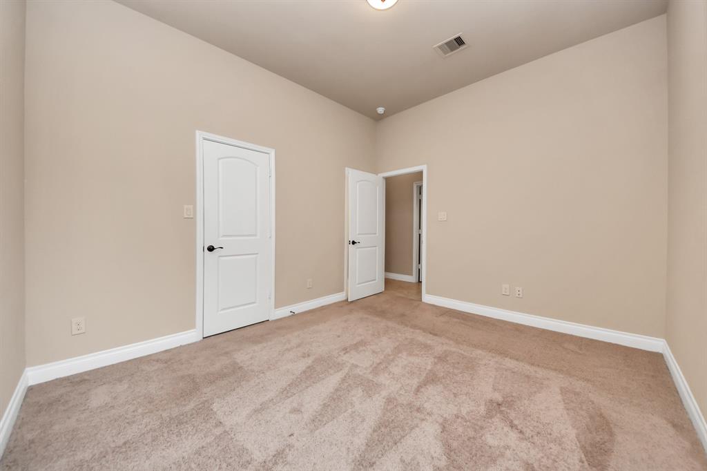 3018 Sunrise Run Lane, Pearland, Texas image 11