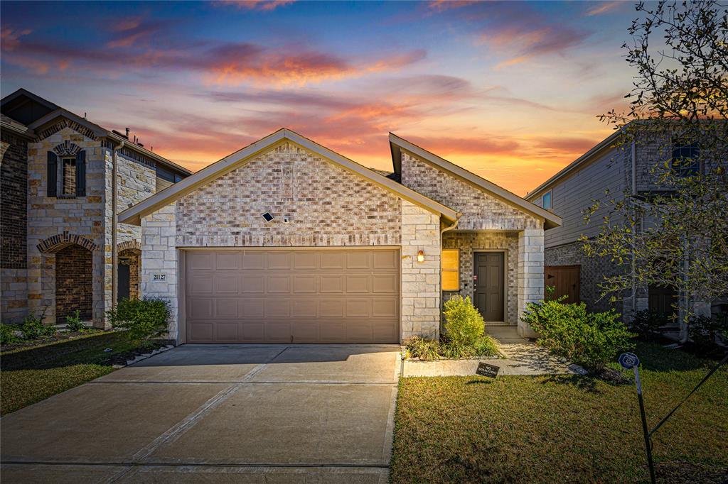 21127 Dolphin Bay Lane, Cypress, Texas image 1