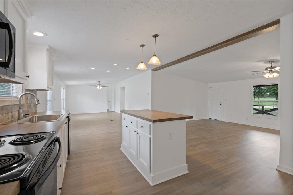 9204 County Line Road Rd, Willis, Texas image 12