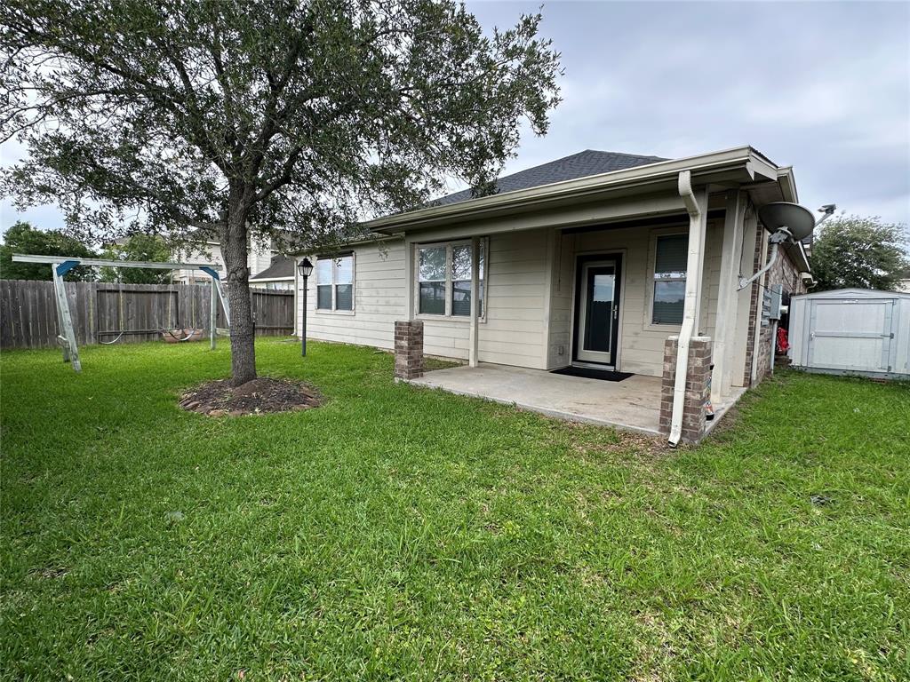 3207 Mossy Bend Lane, Pearland, Texas image 30