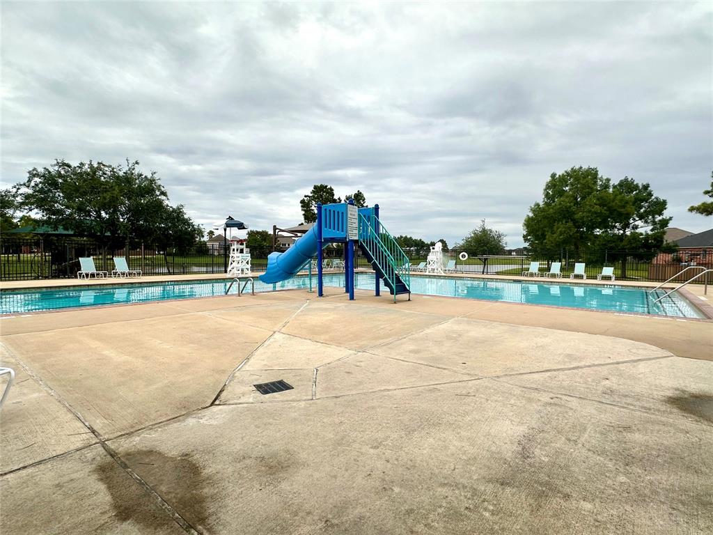 3207 Mossy Bend Lane, Pearland, Texas image 33