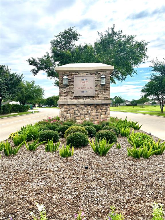 3207 Mossy Bend Lane, Pearland, Texas image 39