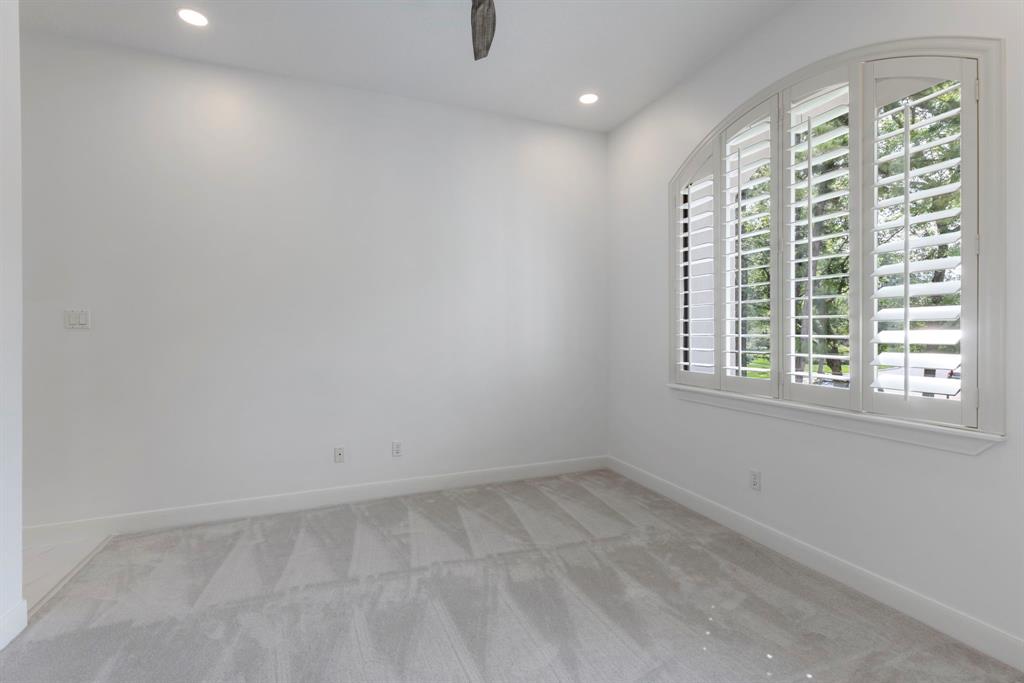 123 S Meadowmist Circle, The Woodlands, Texas image 33