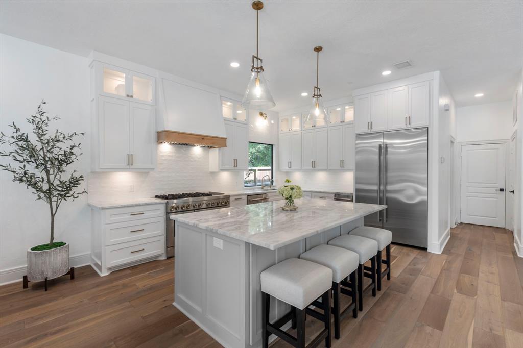 123 S Meadowmist Circle, The Woodlands, Texas image 10