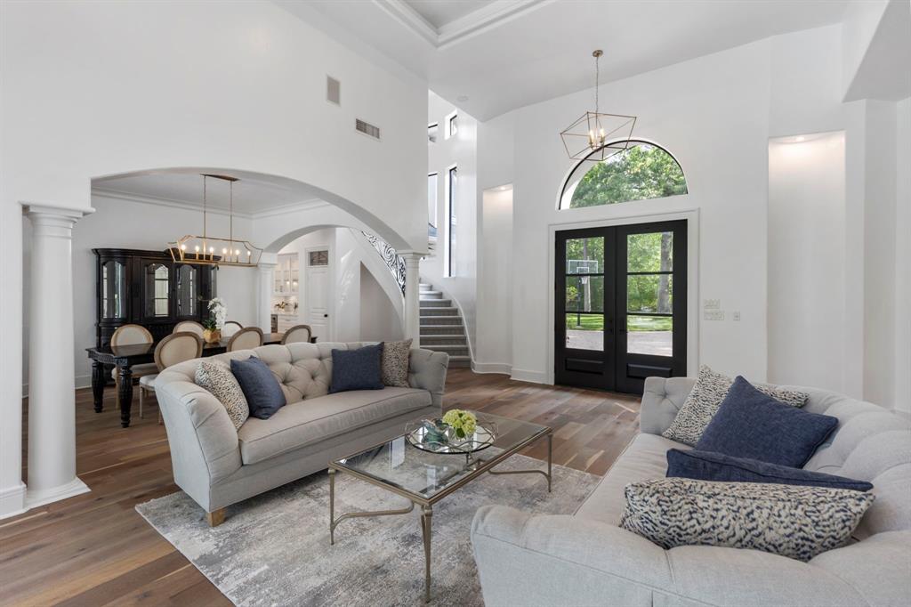 123 S Meadowmist Circle, The Woodlands, Texas image 7