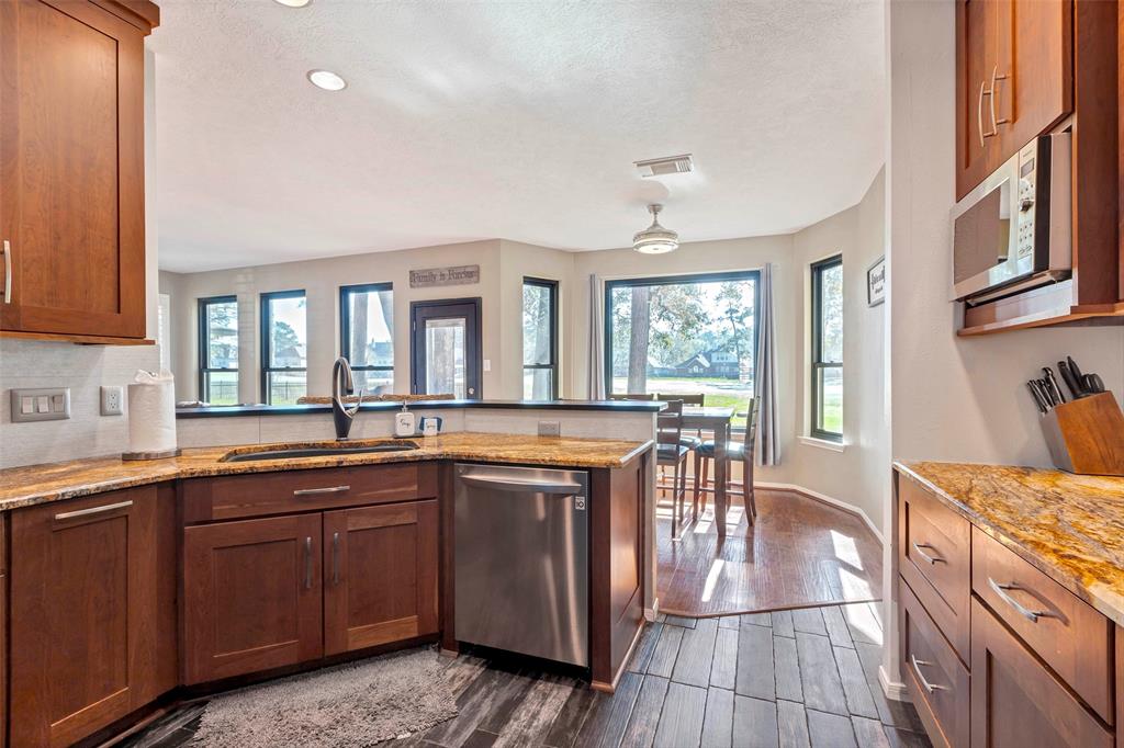 8514 Malardcrest Drive, Humble, Texas image 15