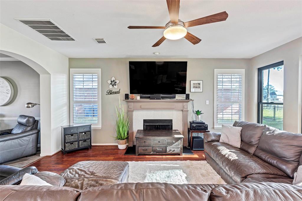 8514 Malardcrest Drive, Humble, Texas image 11