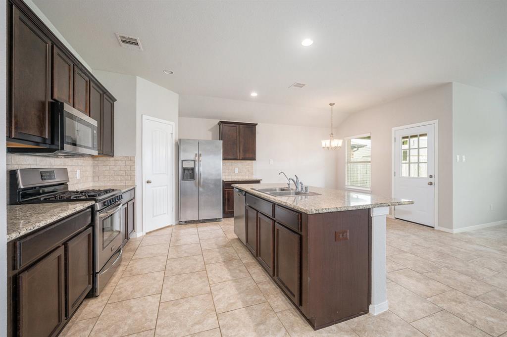 29338 Dunns Creek Court, Katy, Texas image 7