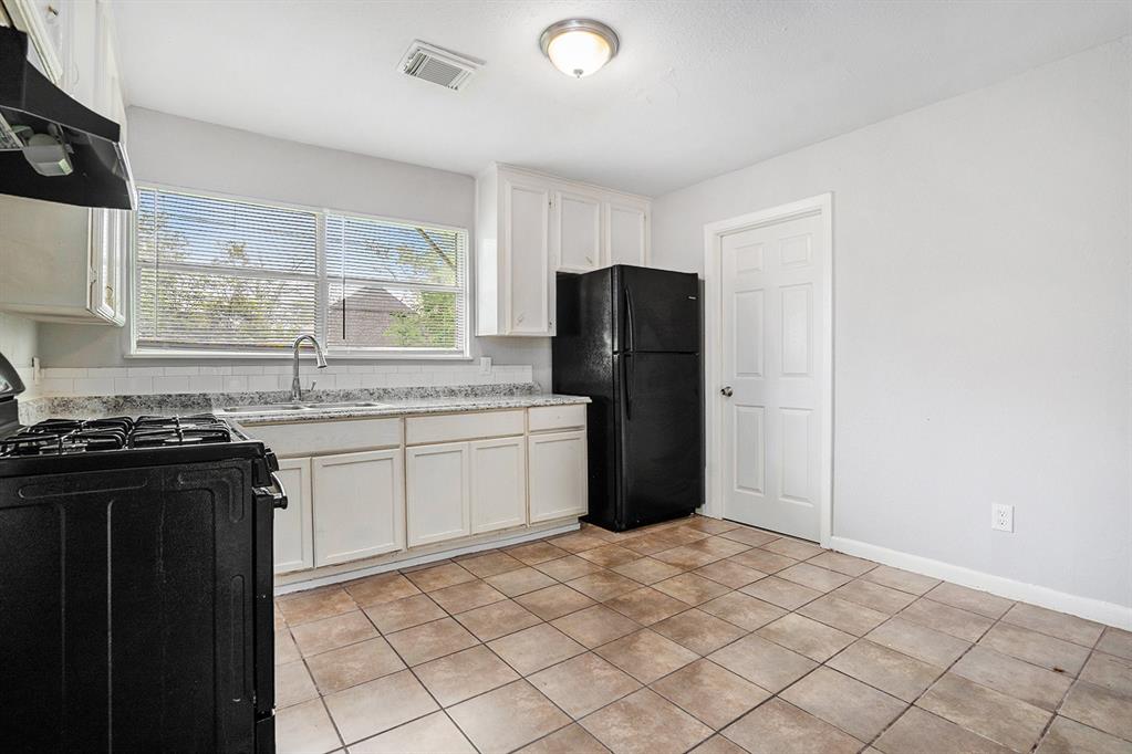 7330 Rhobell Street, Houston, Texas image 6