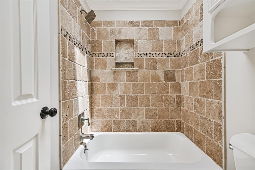 16218 Dunmoor Drive, Houston, Texas image 33