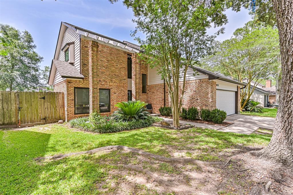 16218 Dunmoor Drive, Houston, Texas image 2