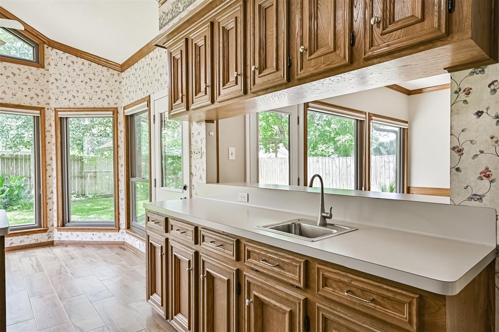 16218 Dunmoor Drive, Houston, Texas image 15