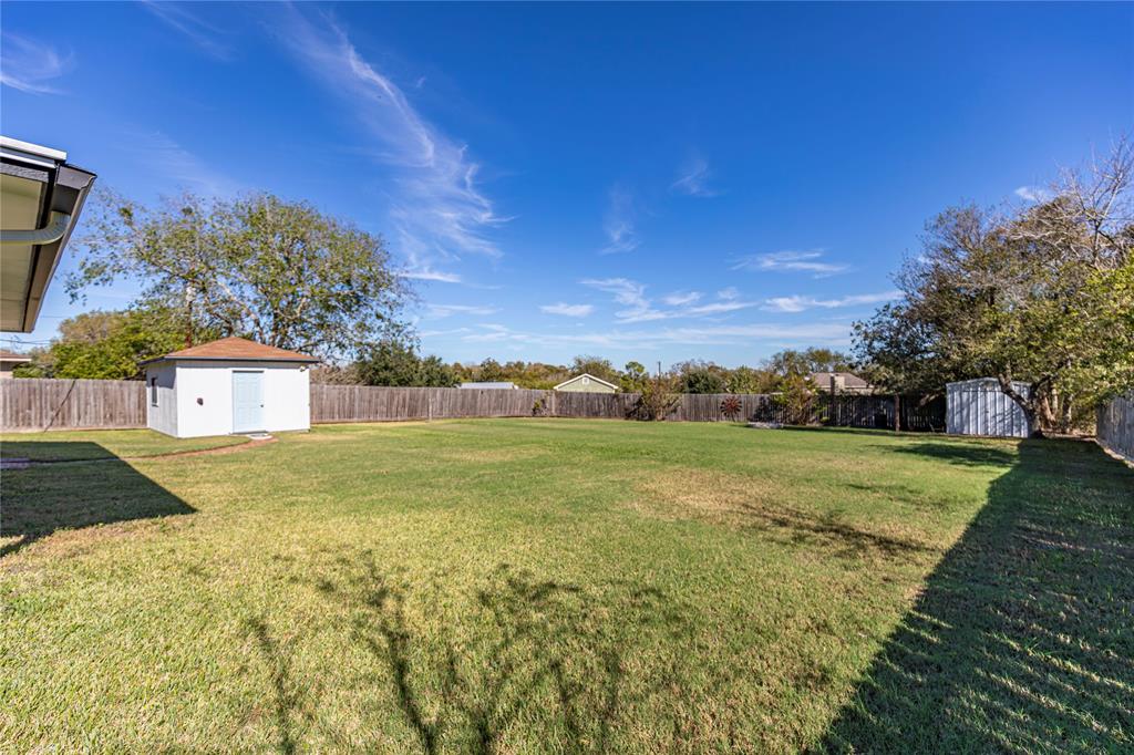 3141 Bluebonnet Boulevard, Brenham, Texas image 25