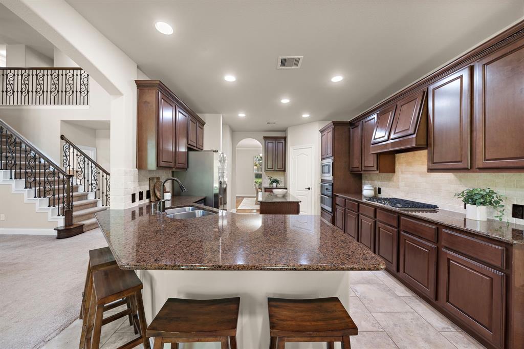 117 Lamar Canyon Lane, Friendswood, Texas image 11