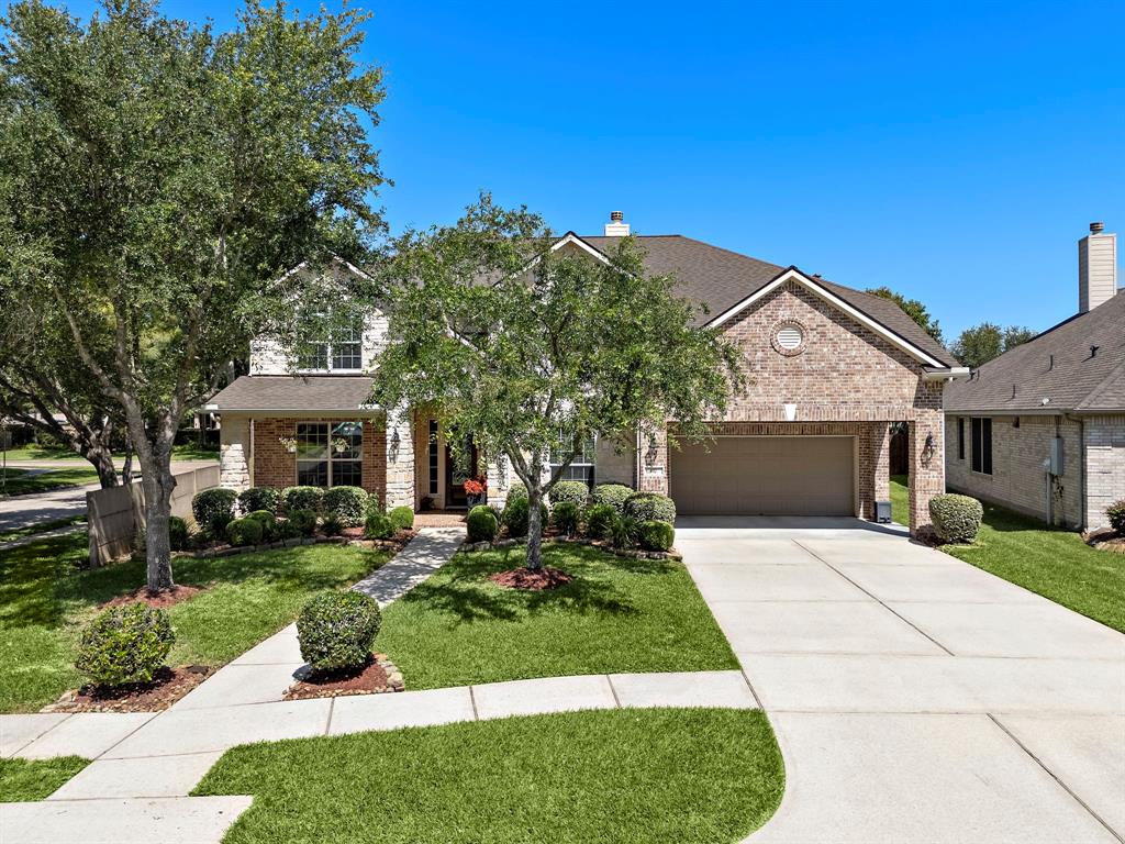 117 Lamar Canyon Lane, Friendswood, Texas image 1