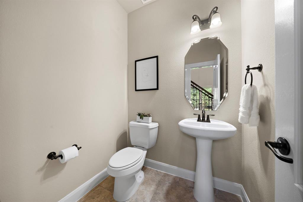 117 Lamar Canyon Lane, Friendswood, Texas image 25
