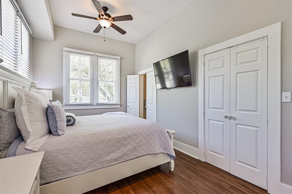 1827 Avenue M, Galveston, Texas image 18
