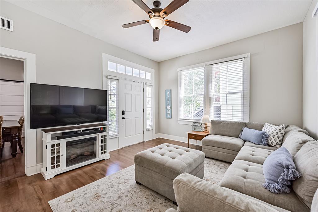 1827 Avenue M, Galveston, Texas image 6