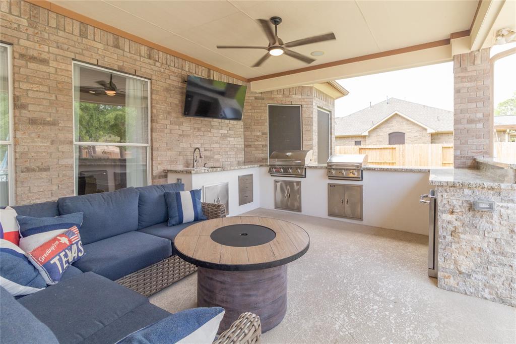 19617 Desna Drive, Porter, Texas image 3