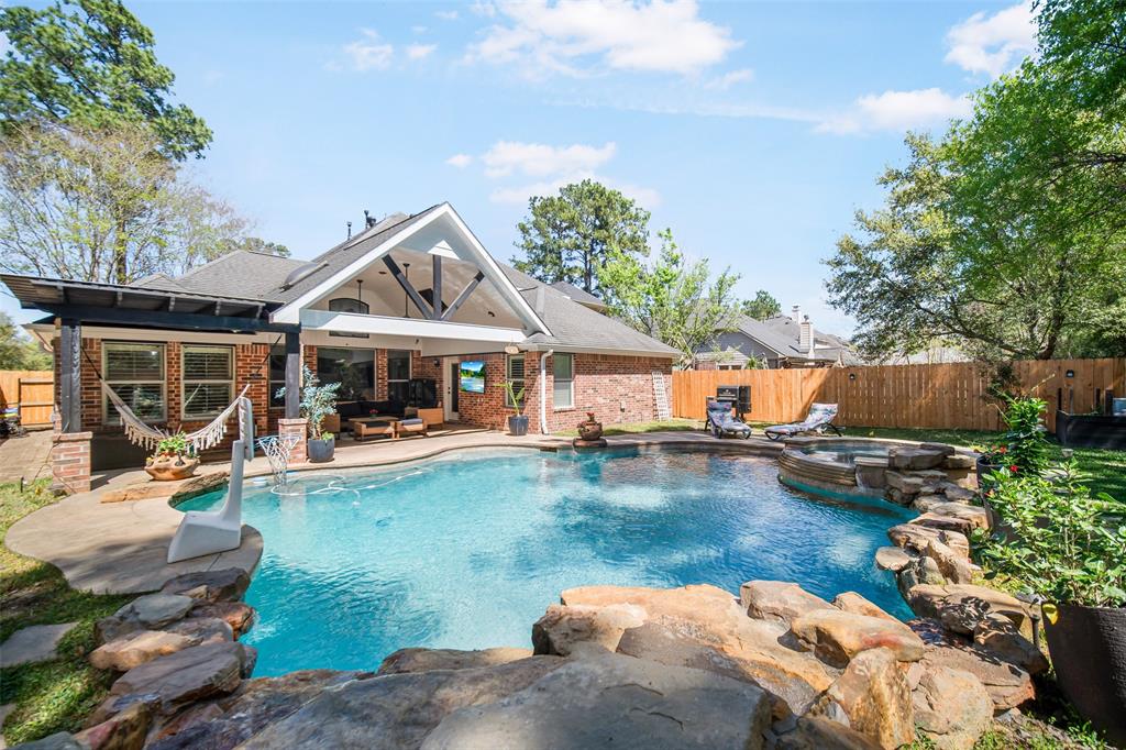 12839 Bedford Falls Drive, Cypress, Texas image 2