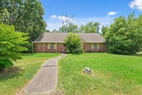 Photo of 515 Lloyd Lane, Baytown, TX 77521 (MLS # 93442713)