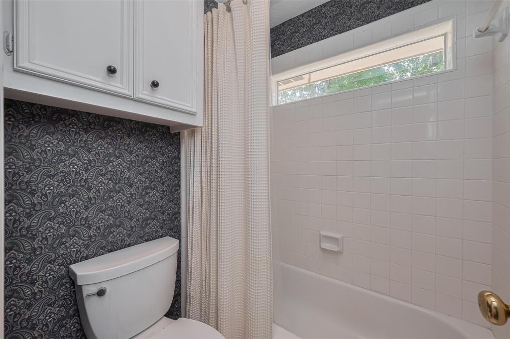 5807 Juniper Knoll Lane, Houston, Texas image 32