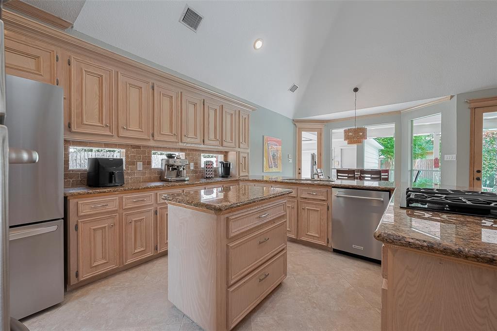 5807 Juniper Knoll Lane, Houston, Texas image 18