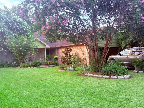 Photo of 12943 Bamboo Forest Trail, Houston, TX 77044 (MLS # 83425961)