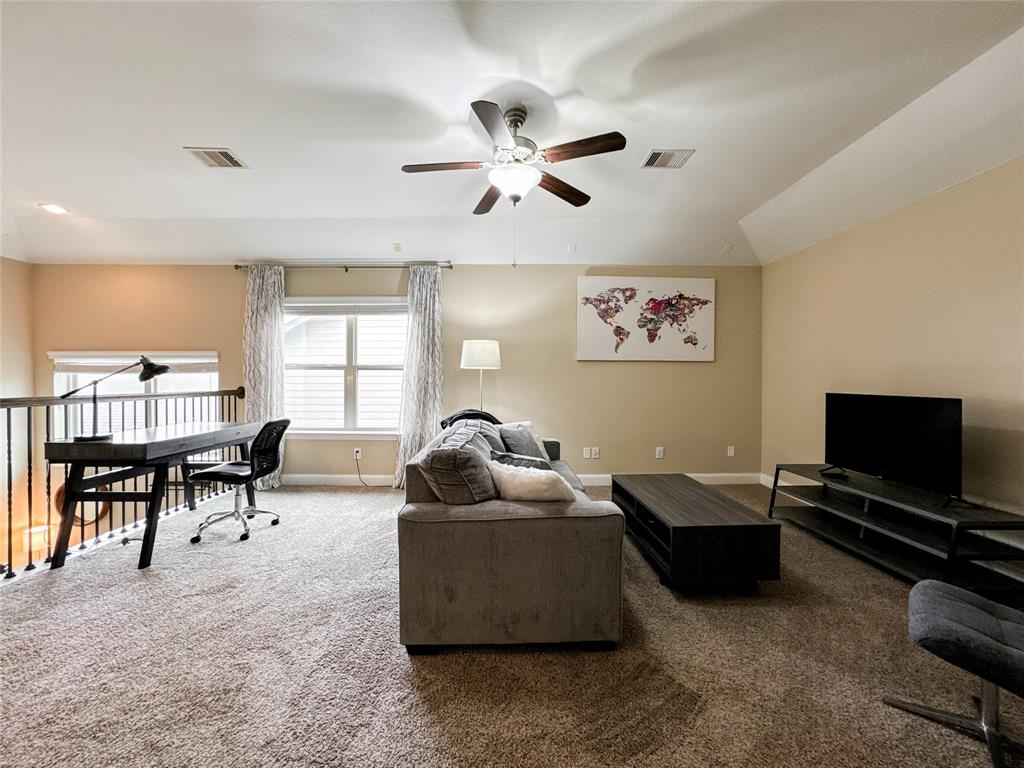 717 Via Lago, Webster, Texas image 36