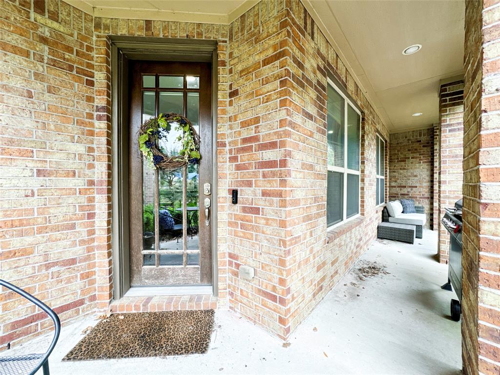 717 Via Lago, Webster, Texas image 37