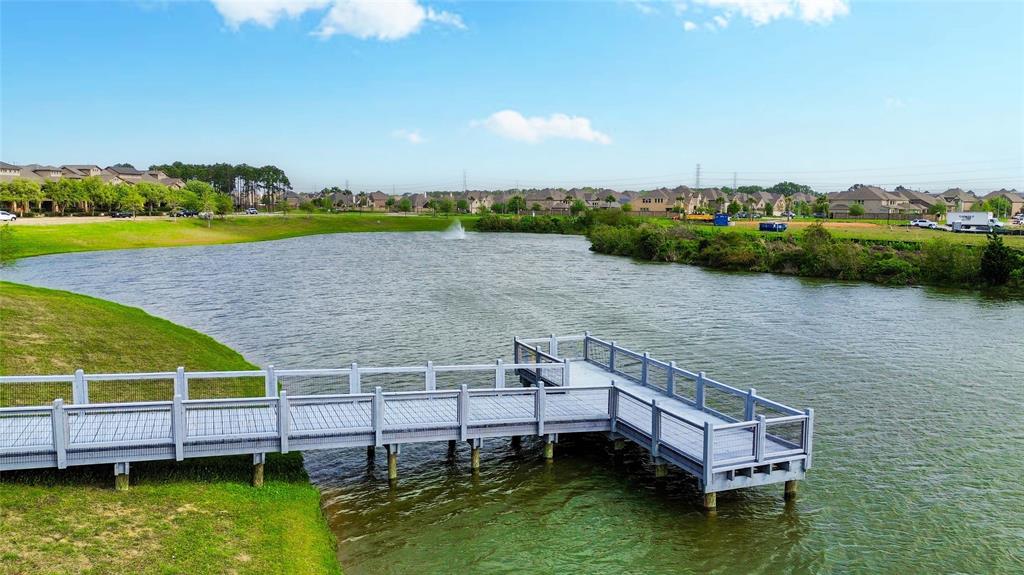 717 Via Lago, Webster, Texas image 49