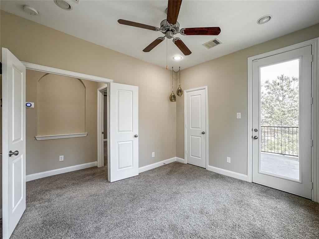 717 Via Lago, Webster, Texas image 15