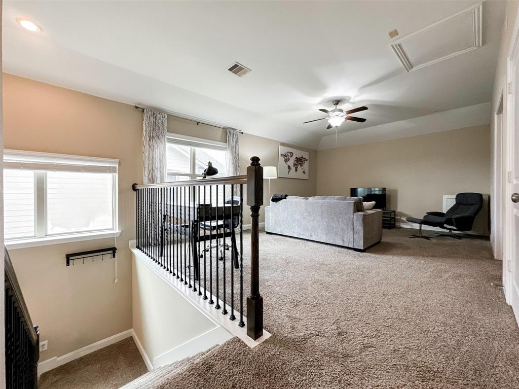 717 Via Lago, Webster, Texas image 32