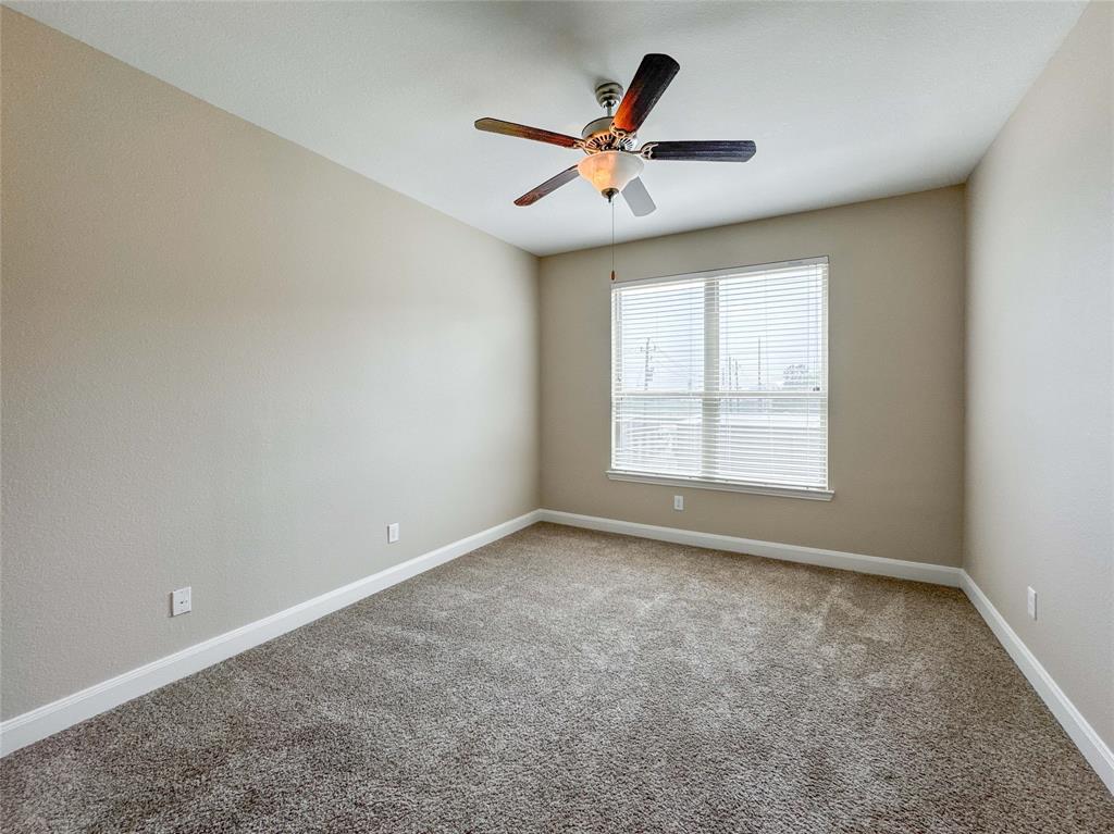 717 Via Lago, Webster, Texas image 18