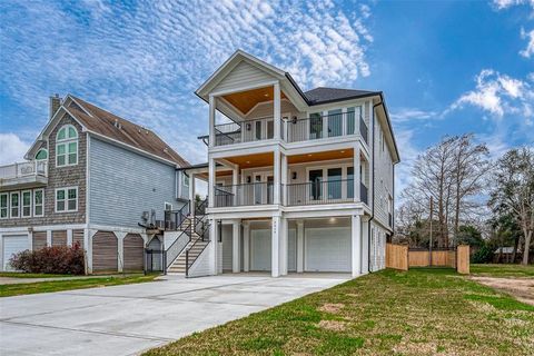 A home in Shoreacres