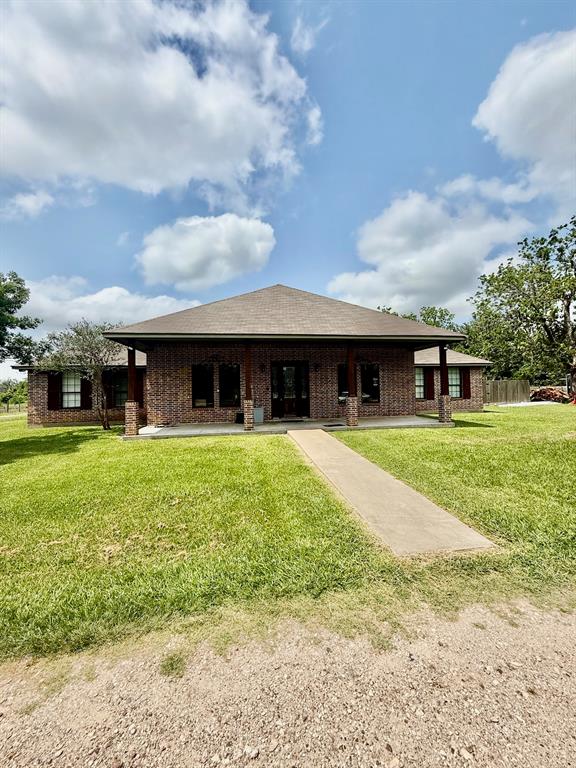 1380 Jimmy Phillips Boulevard, Angleton, Texas image 1