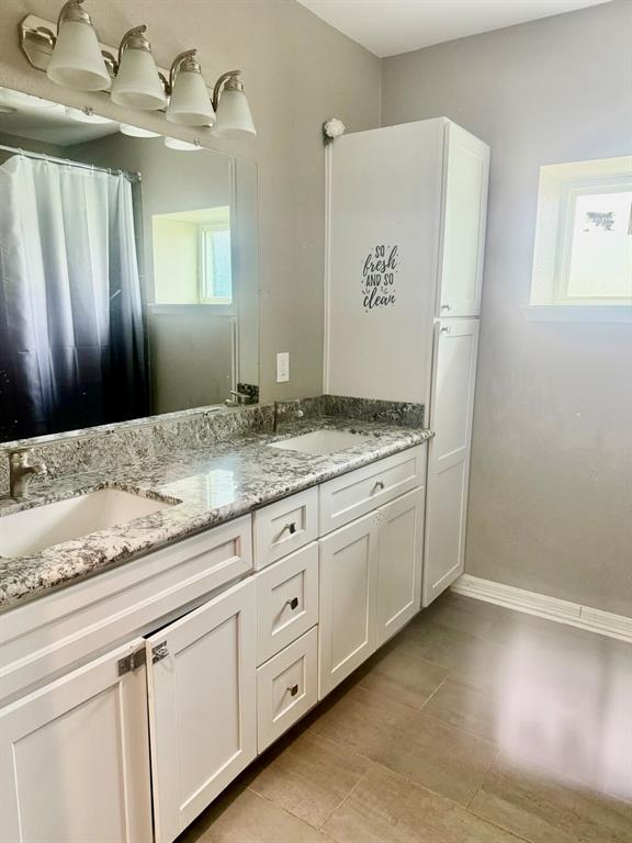 1380 Jimmy Phillips Boulevard, Angleton, Texas image 32