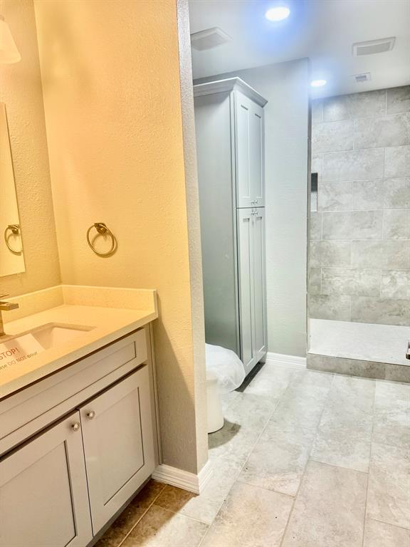 1380 Jimmy Phillips Boulevard, Angleton, Texas image 28