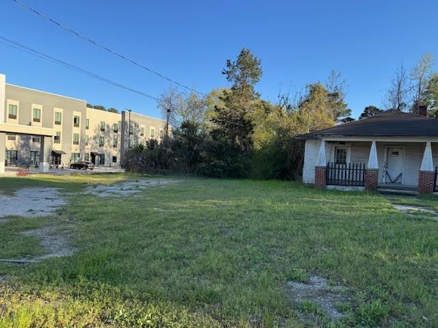3117 3115 3107 Montgomery Road, Huntsville, Texas image 1