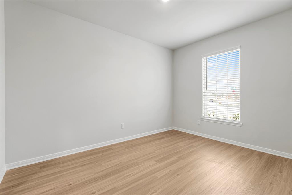 421 Tejas Trail, Waller, Texas image 4