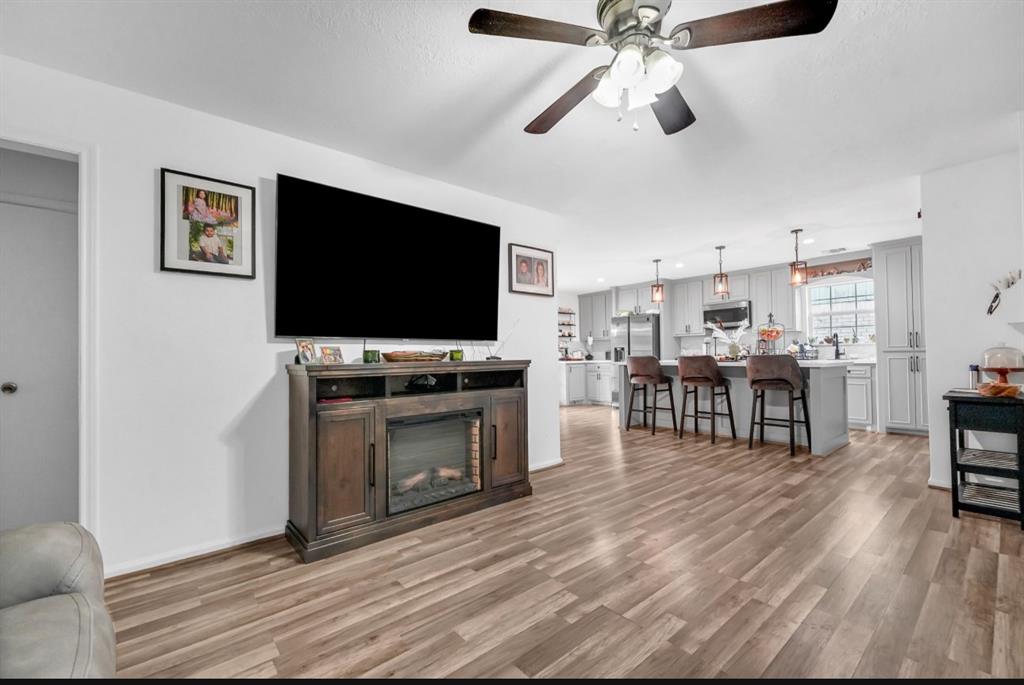 815 Overbluff Street, Channelview, Texas image 6