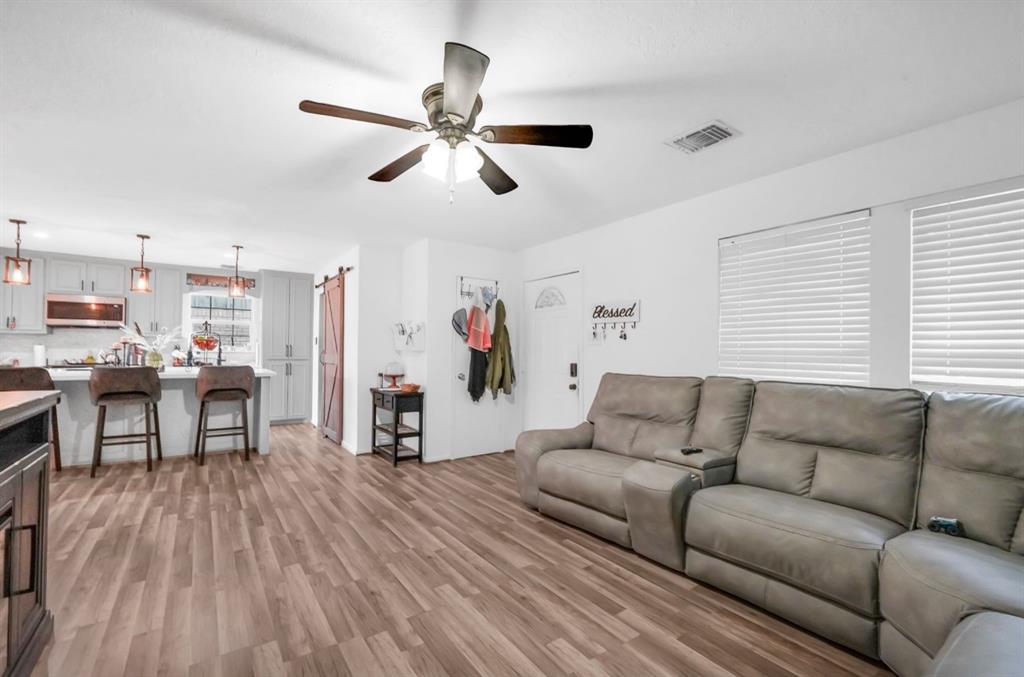 815 Overbluff Street, Channelview, Texas image 7