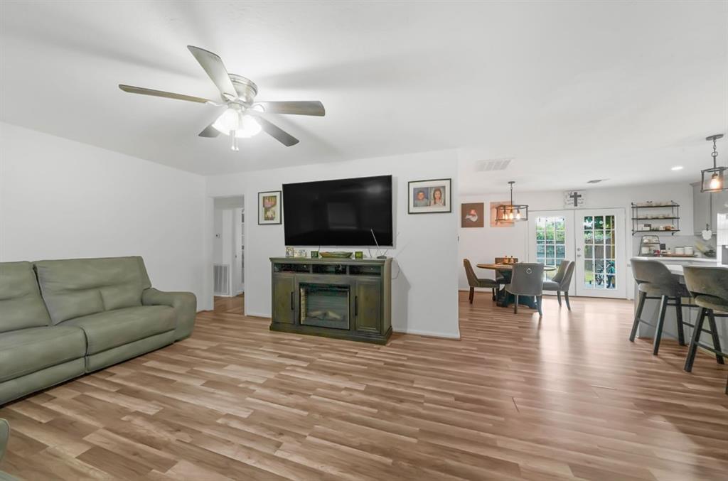 815 Overbluff Street, Channelview, Texas image 8